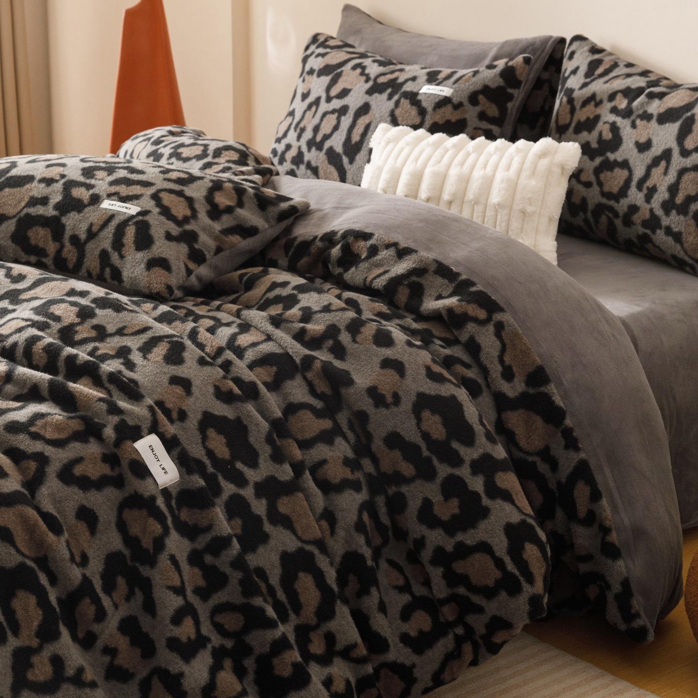 

Thickened Milk Fleece Bed Four-Piece Set Retro Imitation Cashmere Double-Sided Coral Fleece Quilt Cover Bed Sheet Three-Piece Set 3pc 150x200 quilt