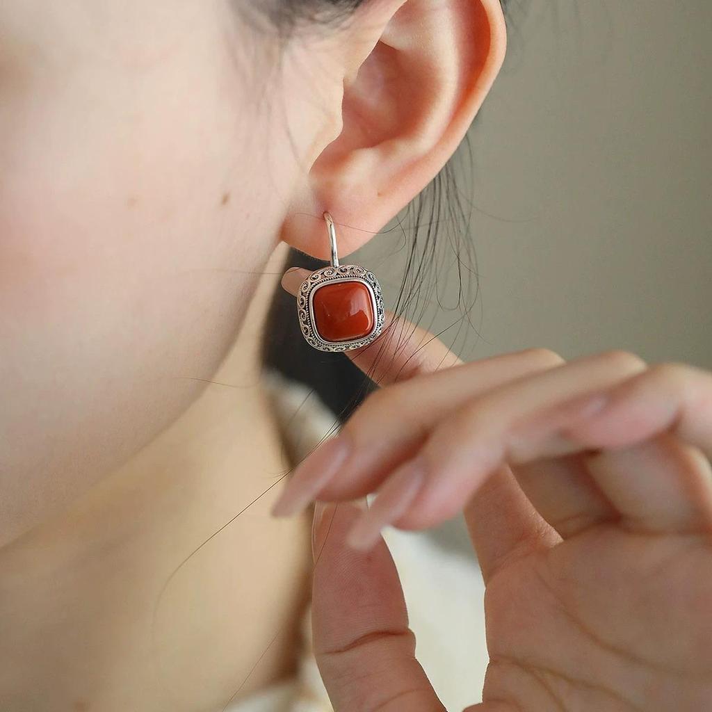 Orecchini Pendenti Rotondi Quadrati Vuoti in Argento Sterling 925 con Motivo Retro Cinese Erba Tang e Finitura Invecchiata Rossa