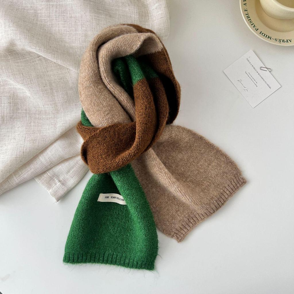 Ins Contrast Color Scarf: Women's Autumn/Winter Neck Protection, Cute Korean Style, Warm Knitted, All-Match Decorative Scarf.