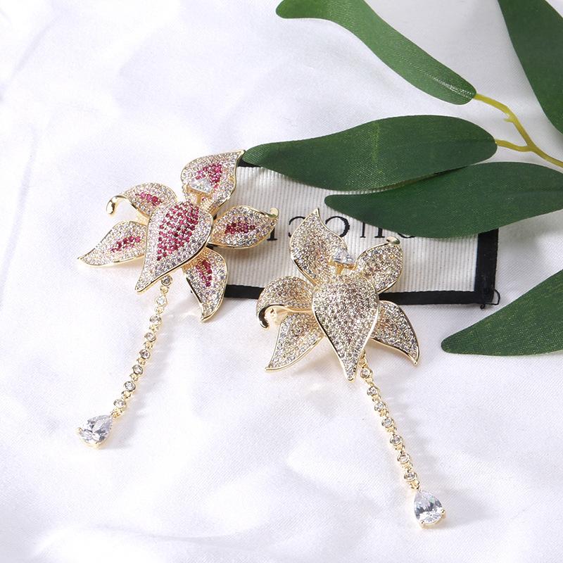 Elegant Female High-End Temperament Floral Brooch Suit Simple Personality Zircon Accessories Clothes Corsage Jewelry