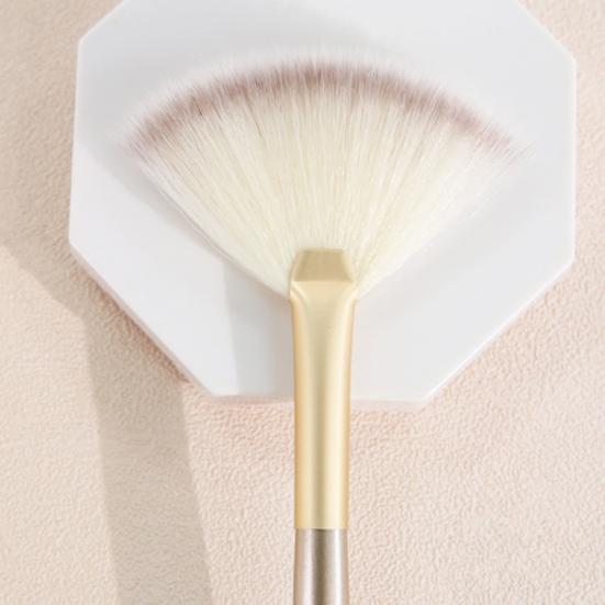 Yousheng 1/2/3/4/5Pcs Facial Fan Brush with Wooden Handle Women Makeup Brush Soft Fluffy Bristles Esthetician Facial Mud Clay Applicator Brush Tools