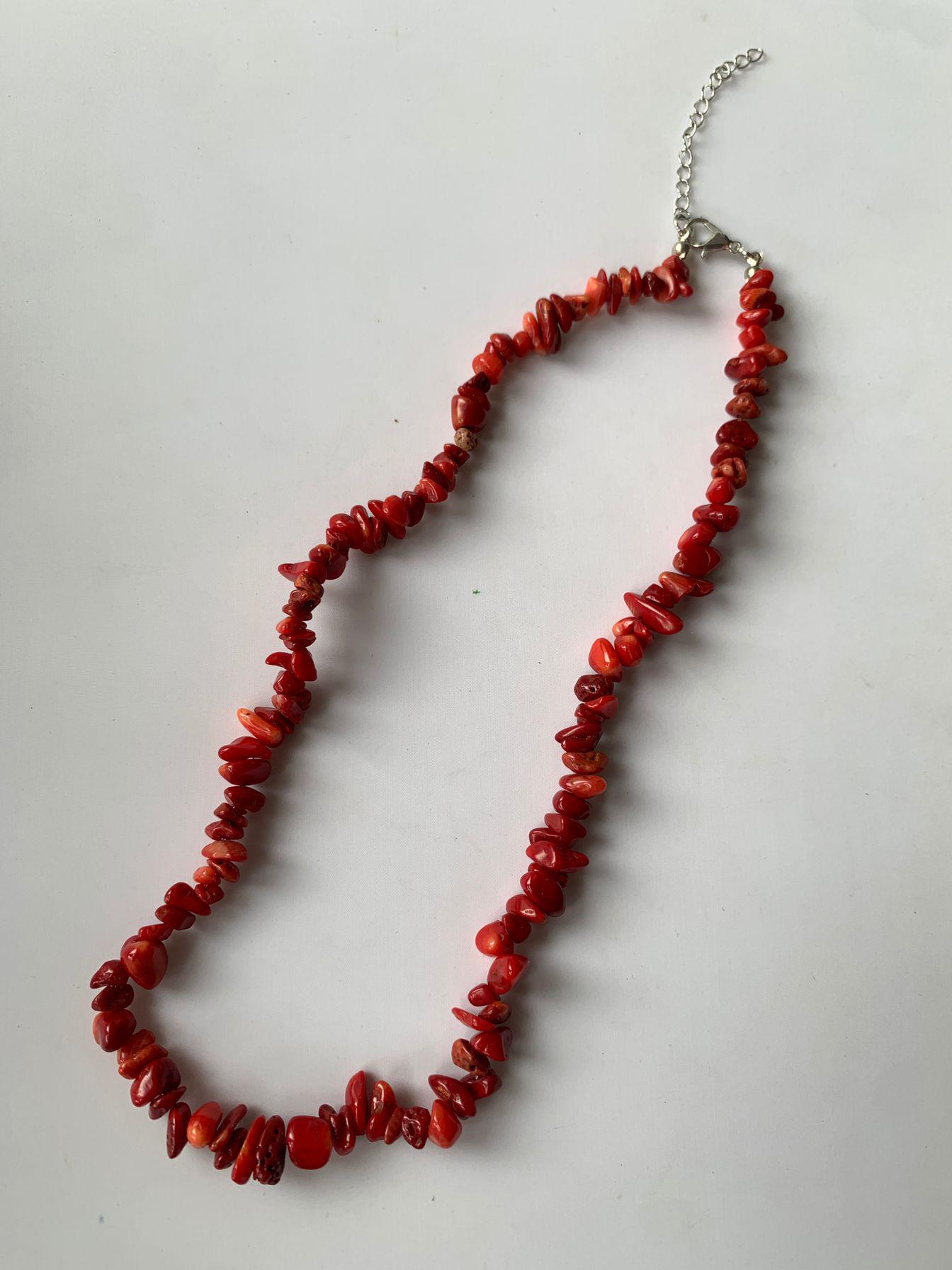 

Семицветный чокер из натурального дробленого камня и кристаллов - Ожерелье в пляжном стиле для весны/лета