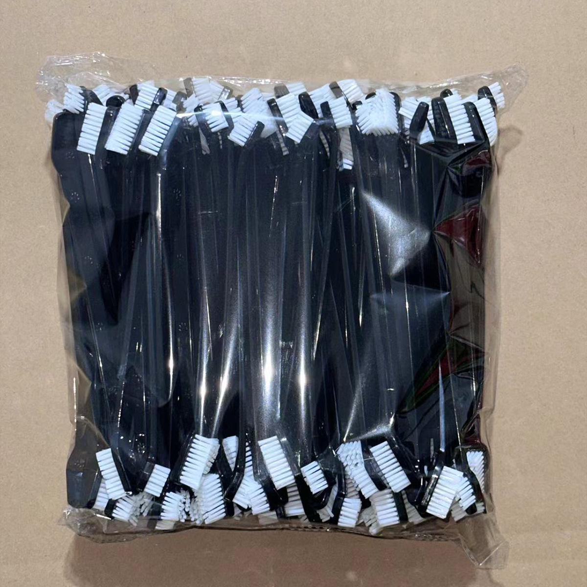 

Двоголова зубна щітка для домашніх тварин з довгою ручкою та м’якою щетиною для догляду за ротовою порожниною собак. чорний