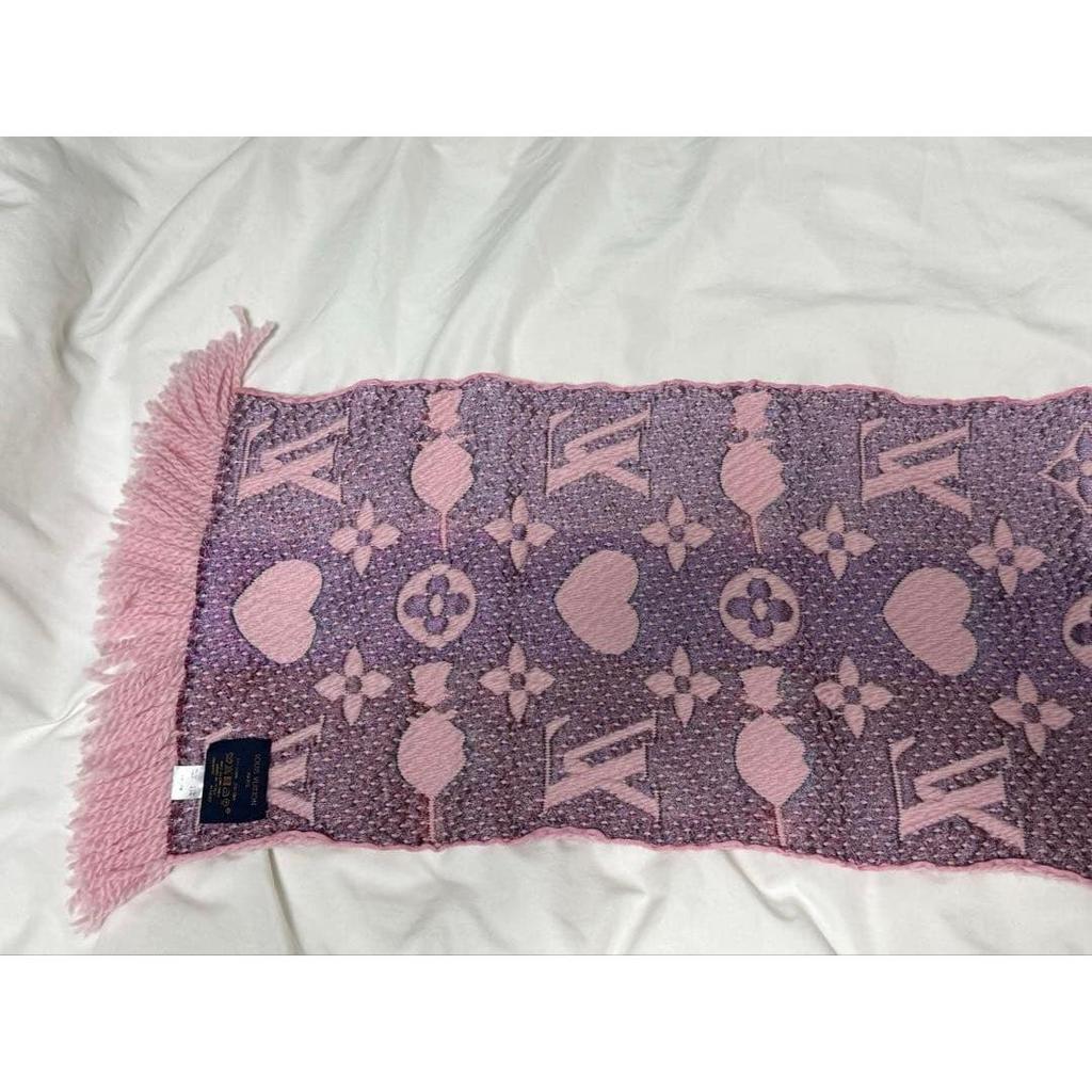 Used LOUIS VUITTON scarf pink heart rose