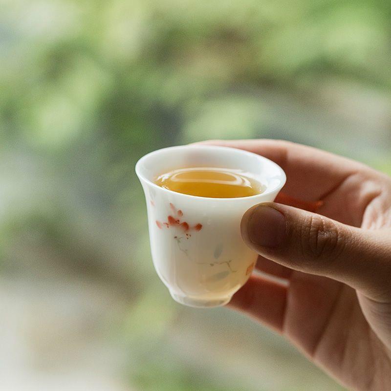 Magnolia White Porcelain Gongfu Tea Tasting Cup - Exquisite Small Ceramic Guest Cup