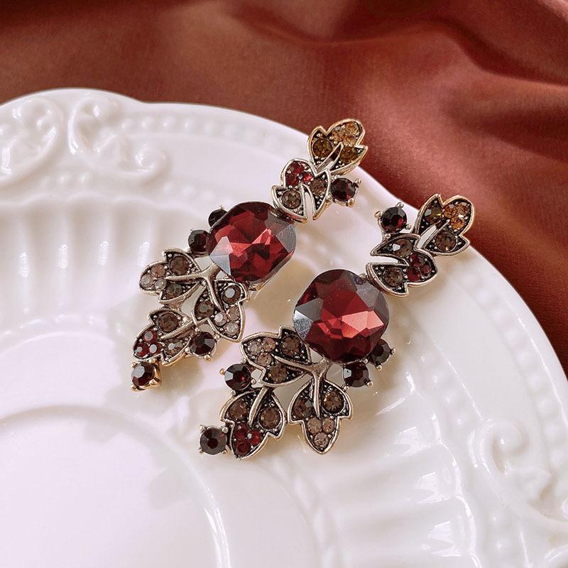 Medieval Vintage Rhombus Flower Earrings Retro Light Luxury High-end Earrings Niche Court Style Earrings