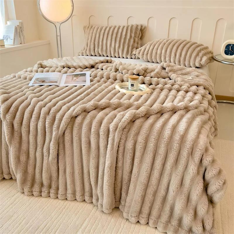 1 Piece Thickened Flannel Blanket Solid Color Soft Fluffy Plush Throws for Sofa Bed Office Travel Coral Rabbit Plush Blanket Winter Thermal Blanket