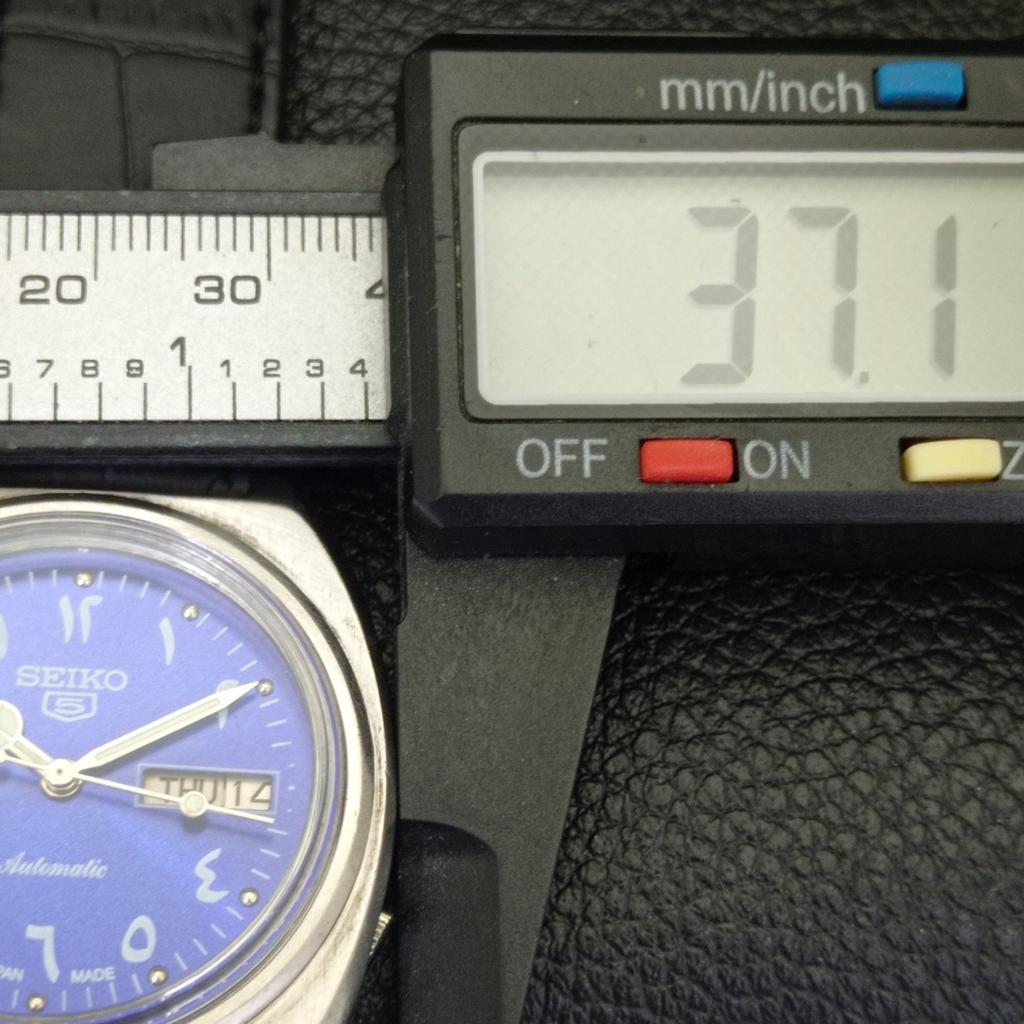 SEIKO 5 AUTOMATIC VINTAGE JAPAN MENS ARABIC BLUE COLOR DIAL WATCH a701376-5 R206a-a701376