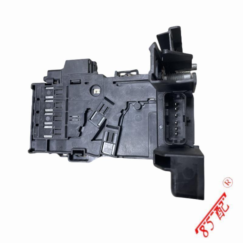 Battery Manager Battery Fuse Box 9666527680 6500GR 6500GQ For Peugeot 3008 RCZ 508 308 C4 Grand Picasso second-hand