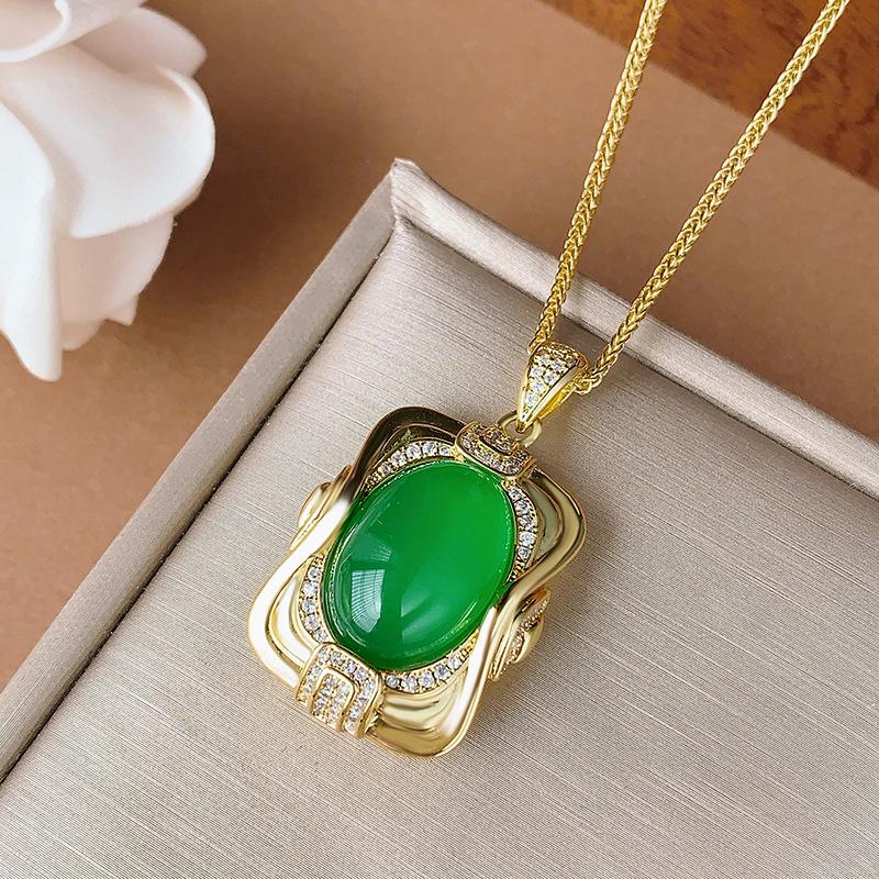 Schmuck Europäischer Simulations-Korund Grüner Chalcedon Schlichtes Vintage-Set Haupt 15 * 20