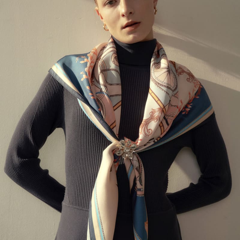 

Saint Luxure Big Shawl Scarf Timekeeper SL20SSQTK BLUE