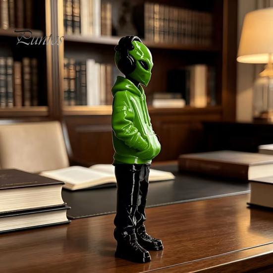 Aesthetic Room Embellishments 3D Printed Alien Figurine with Hoodie And Headphone, Trendy Desktop Personalized Gifts for Gamers Ornament, Cyber Style