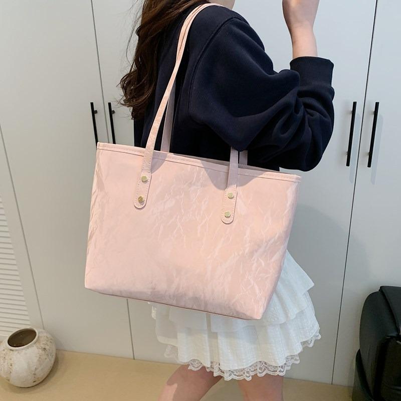 Simple and atmospheric tote bag New fashion trend women's shoulder armpit bag Casual versatile commuter handbag women