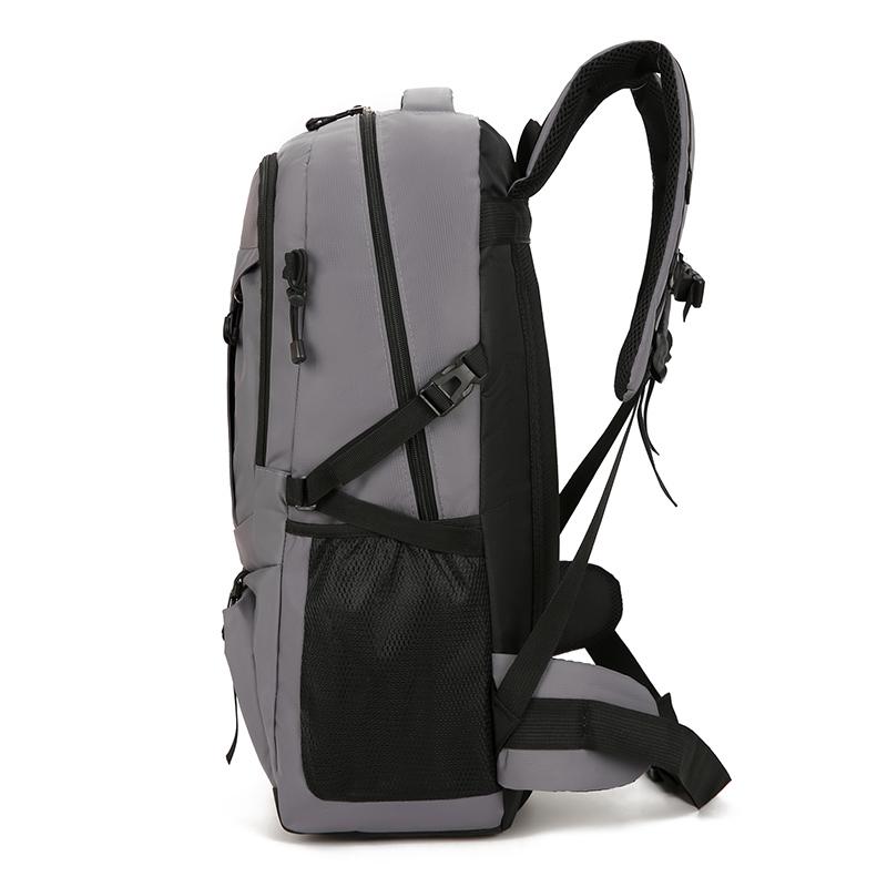 Large capacity backpack men travel backpack working luggage bag leisure outdoor mountaineering bag ridge protection design