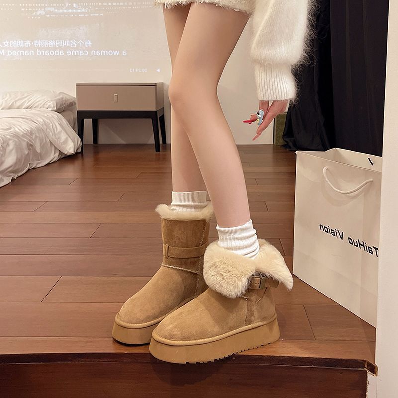 Warm Thick-soled Snow Boots for Women's Winter New Piled and Thickened Cotton Shoes Are Versatile and Two Wear Flip Short Boots.