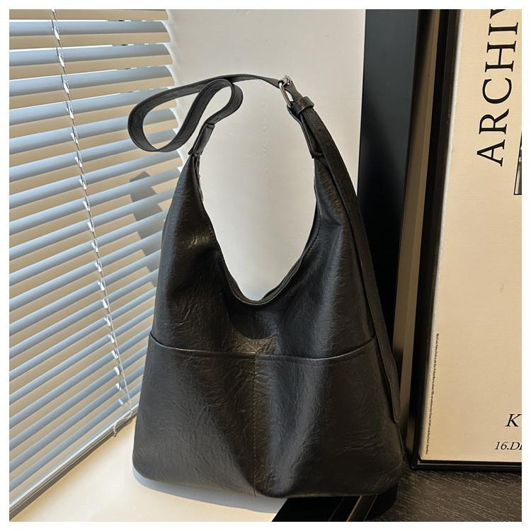 Pu Leather Shoulder Bag For Women With Large Capacity And Zipper Closure For Daily Use