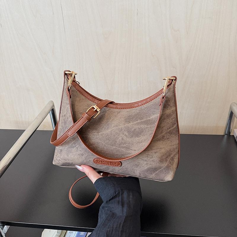 Premium Dumpling Bag Women's Autumn and Winter New Retro Casual Shoulder Bag Daily Commuter Messenger Bag