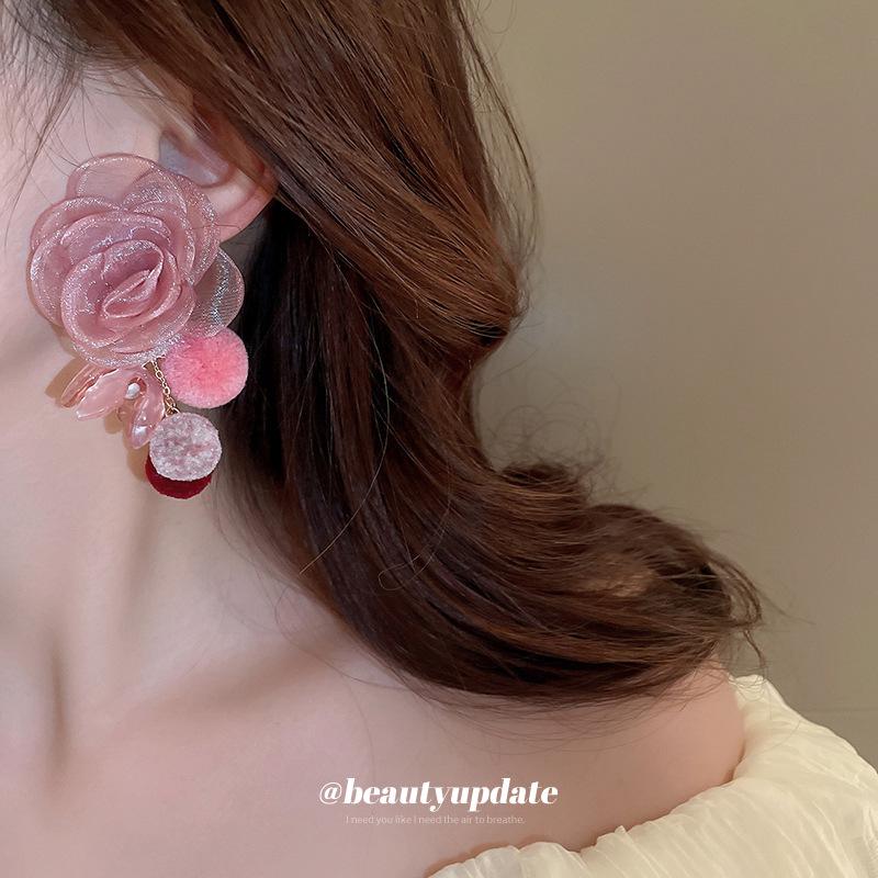 Korean Sweet Pearl Resin Flower Earrings: Versatile, Girlish Heart Design for Daily Fashion