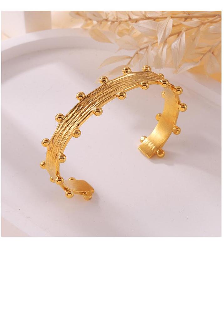 18K Gold-Plated Titanium Steel Flower Bracelet with Rhinestones - Elegant, Colorfast Jewelry for Women