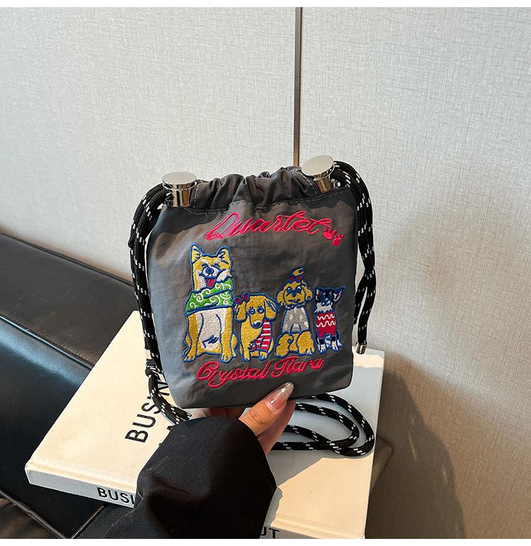 Geantă de umăr cu șnur brodat, design de nișă pentru femei, mică, proaspătă, la modă, capacitate mare, geantă portabilă de depozitare, geantă de toaletă