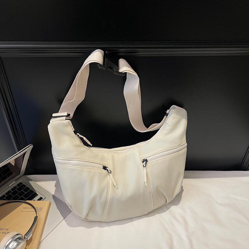 Large-capacity bag women's 2025 summer new trendy dumpling bag lightweight sporty style crossbody bag nylon cloth shoulder bag