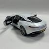FREESTYLE XiaoGuang MODELL 1/18 Maßstab Aston Martin DB12 2024 (Mit austauschbaren Rädern) Weiß lackiertes Modell 8241221W
