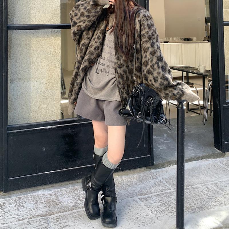Women's Retro Leopard Knit Cardigan: Thick Leopard Coat for 2025 Autumn/Winter