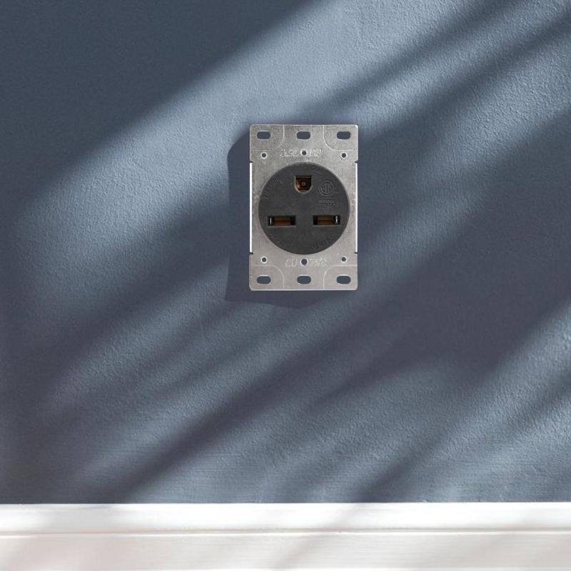 30Amp 250V RM 630DF NEMA 6 30R Outlet with Corrosion Resistant Construction for Industrial and Residential Use
