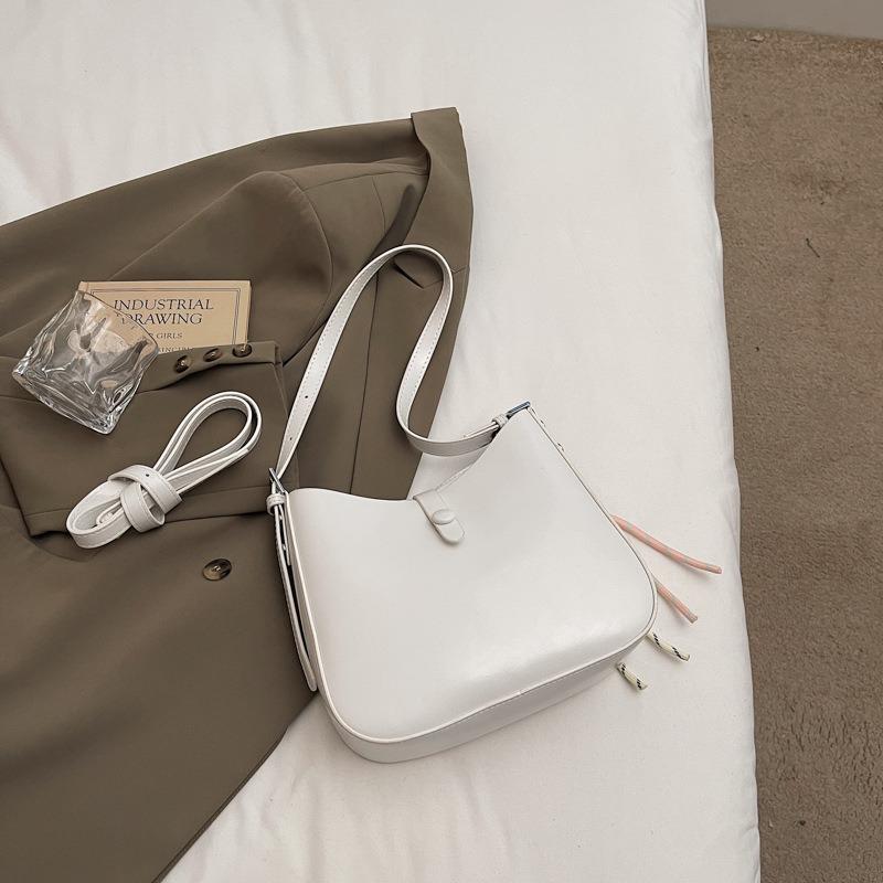 Small bag women's new summer versatile simple shoulder messenger bag is now popular bucket bag