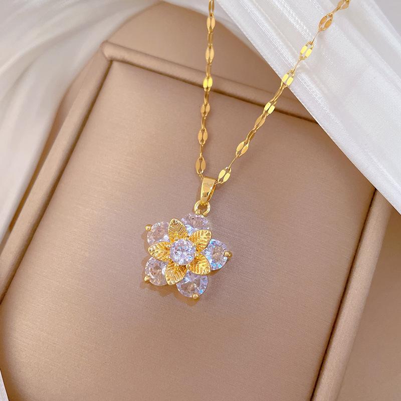 Five-Leaf Flower Necklace Earrings Set Light Luxury Micro-Inlaid Personalized Temperament Banquet Earrings Necklace Combination