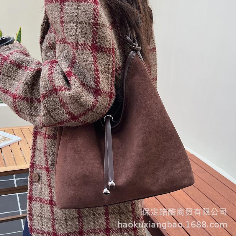 Frosted retro bag women's large capacity 2025 new autumn and winter versatile casual shoulder bag textured commuter tote bag