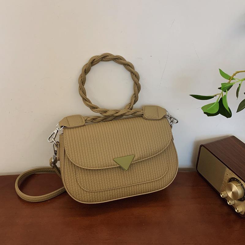 Simple and fashionable small bag women's new fashion trend shoulder bag retro casual messenger saddle bag