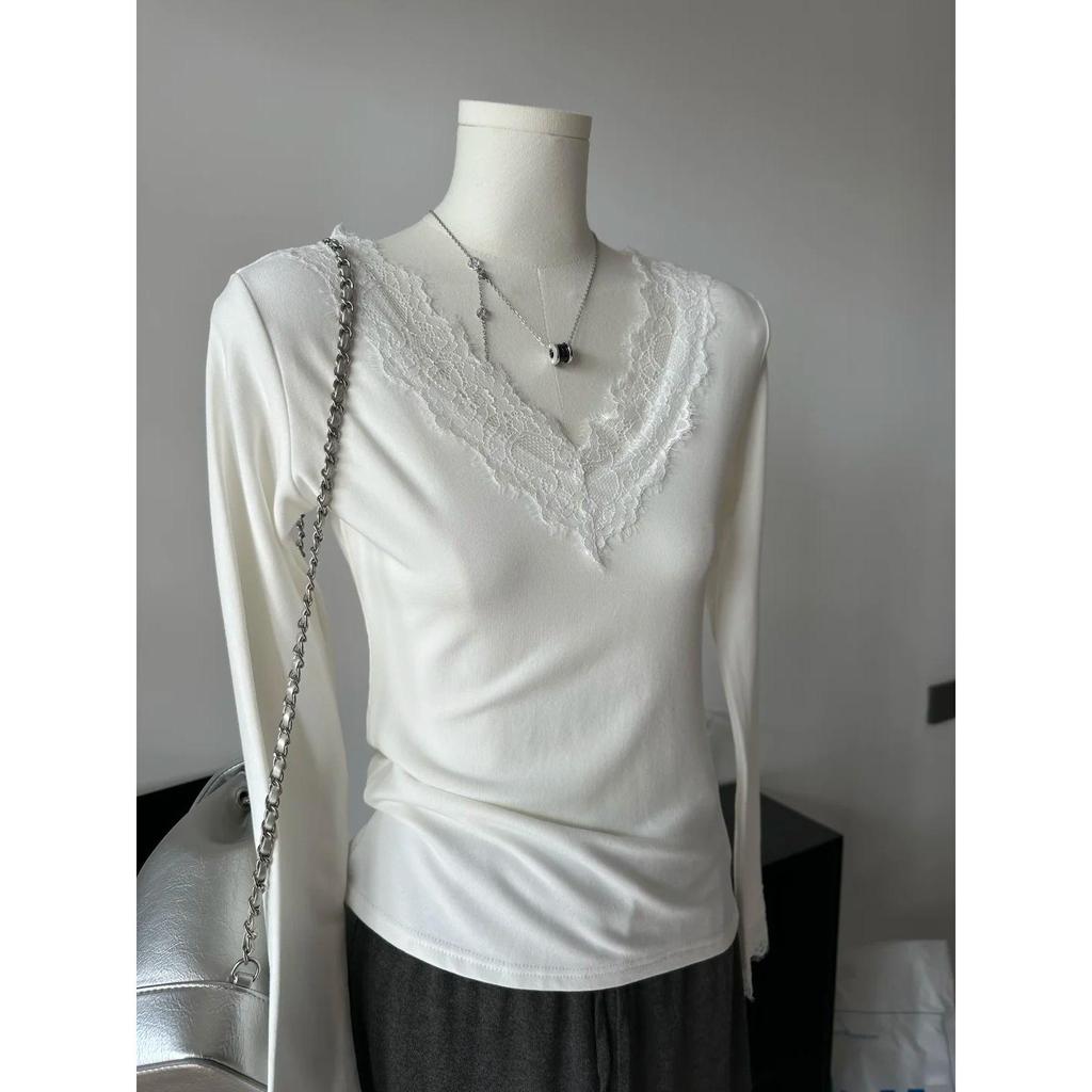 Korean Design V-Neck Lace Layer T-Shirt for Women - Slimming Long Sleeve Top for Spring, Autumn, Winter 2026