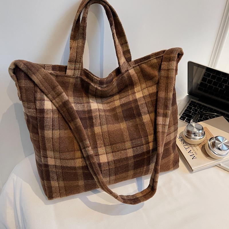 Women's Vintage Plaid Shoulder Bag Large Capacity Commuting Lightweight Tote Bag