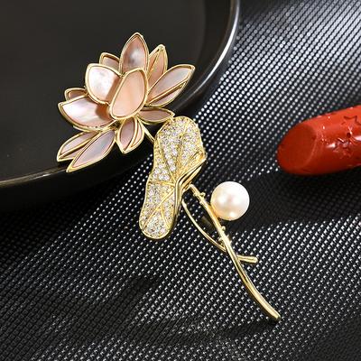 Women's Light Luxury Design Elegant Imitation Pearl Lotus Brooch Fashionable And Versatile Niche Design Sense Brooch