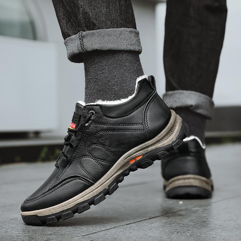 

Кожаные туфли повседневные кроссовки с круглым носком зимние ботинки для мужчин модная нескользящая обувь бархатная мужская повседневная обувь увеличивающая рост 40 чёрный