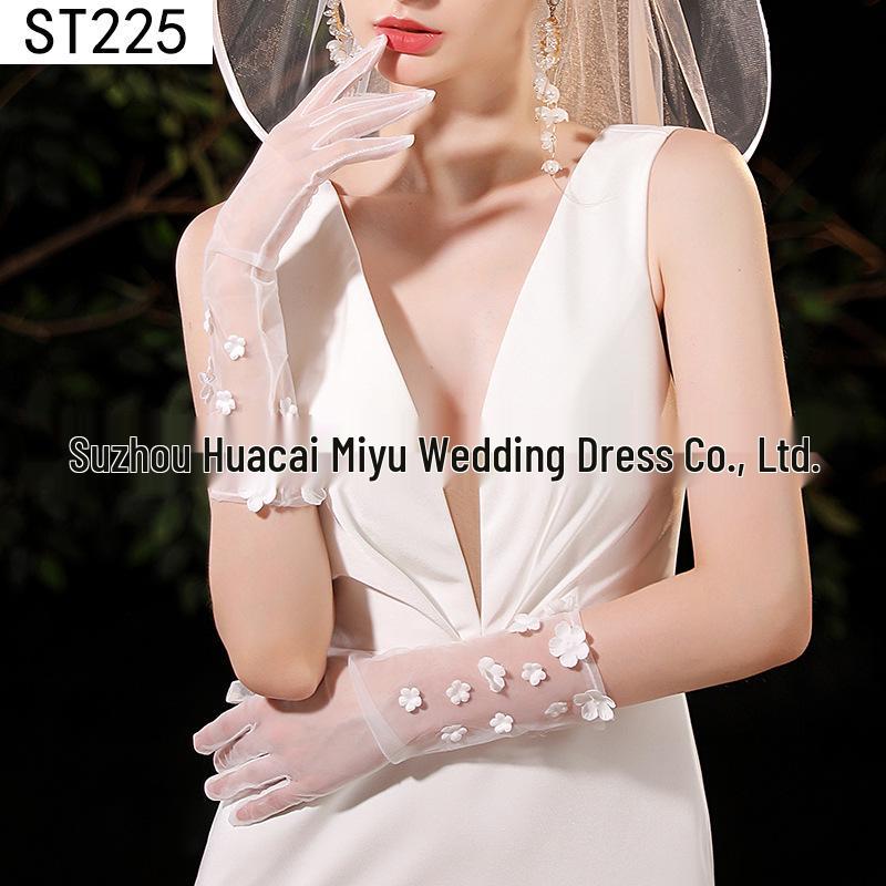 Elegant Pearl Bow Wedding Gloves - French Aesthetic for Bridal Portrait Styling