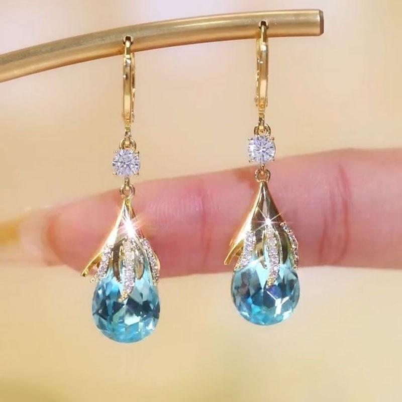 Fashionable And Elegant Crystal Water Drop Earrings