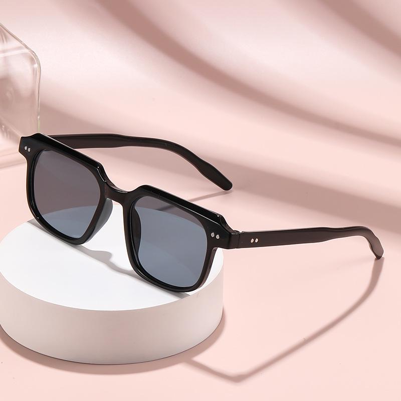 European & American Retro Square Sunglasses, UV Protection, Small Frame Street Style