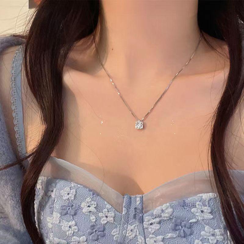 Women's Minimalist Light Luxury Square Zircon Clavicle Necklace - Ideal Gift for Best Friend or Girlfriend