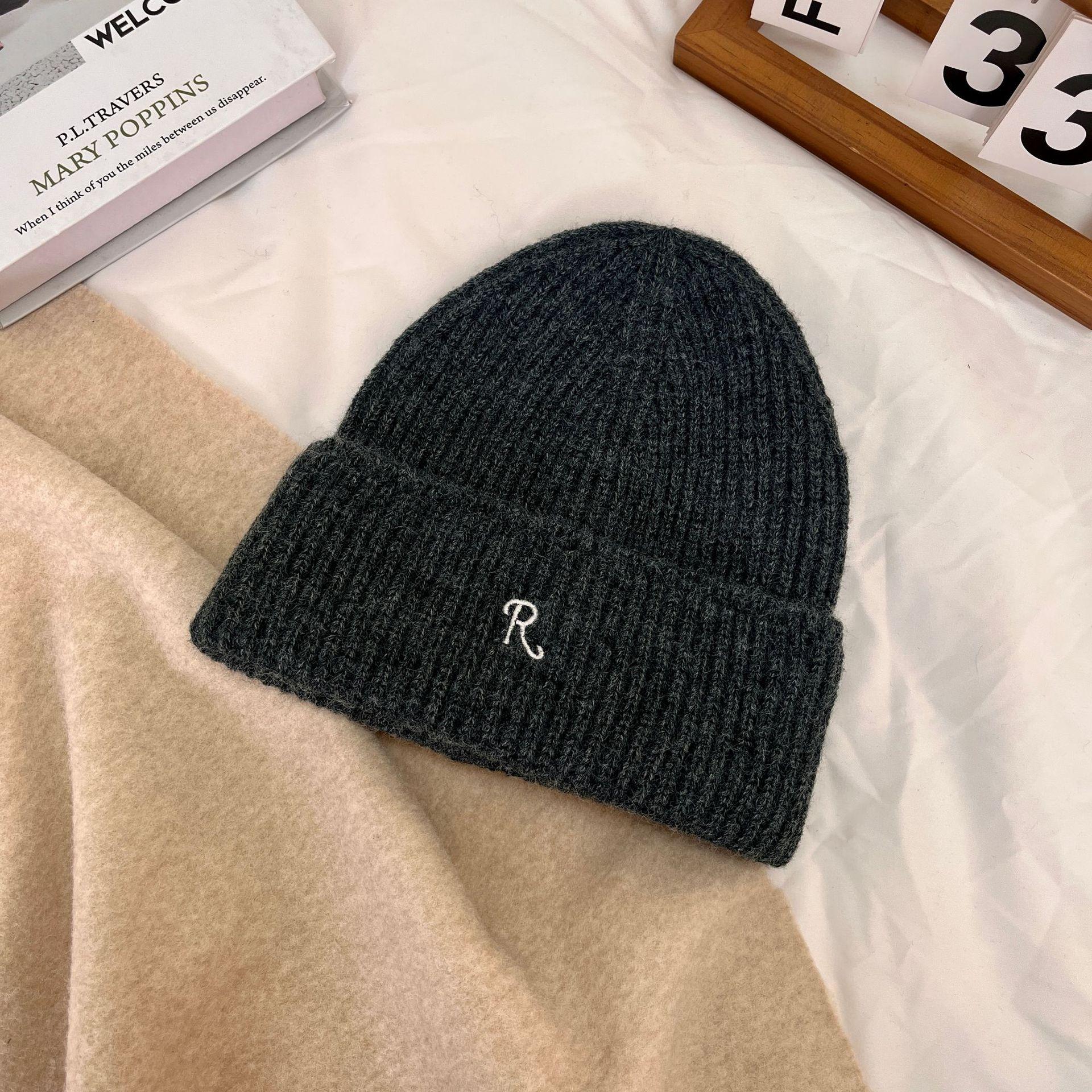 

Autumn and winter tide fashion warm versatile student sweet cool air cold hat female autumn and winter R letter wool hat female M（56-58cm） темно-сірий