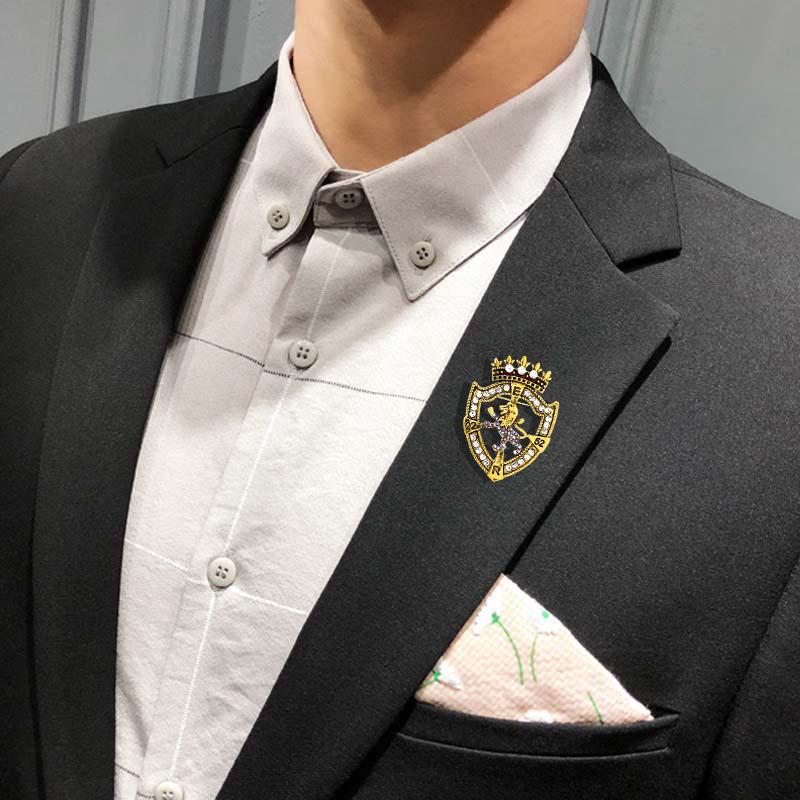 Men's Retro High-end Vintage Lion Shield Crown Brooch Accessories Brooch