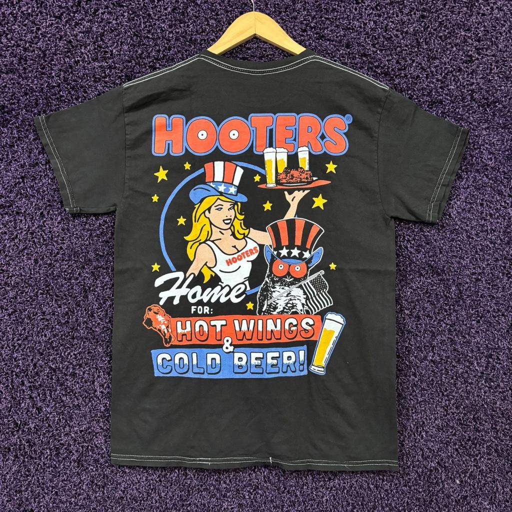 Hooters Home For Hot Wings and Cold Beers T-Shirt Size Medium