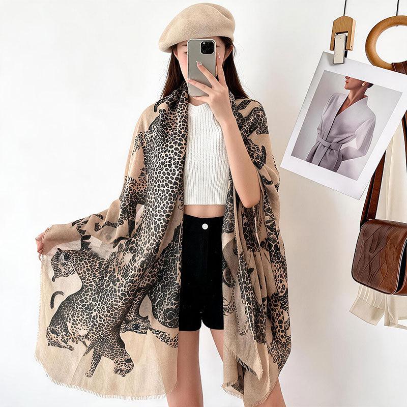 American Retro Leopard Shawl Women's Summer Old Money Style Light Luxury Fashion Temperament Scarf High-end Leopard Print Silk Scarf