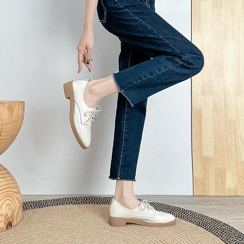 

Черные кожаные дышащие маленькие кожаные туфли на среднем толстом каблуке, универсальные на шнуровке, с острым носком, в стиле колледжа, повседневные рабочие туфли для женщин 40