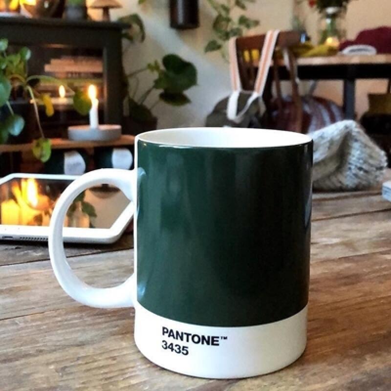 Pantone Tasse (Dunkelgrün 3435)