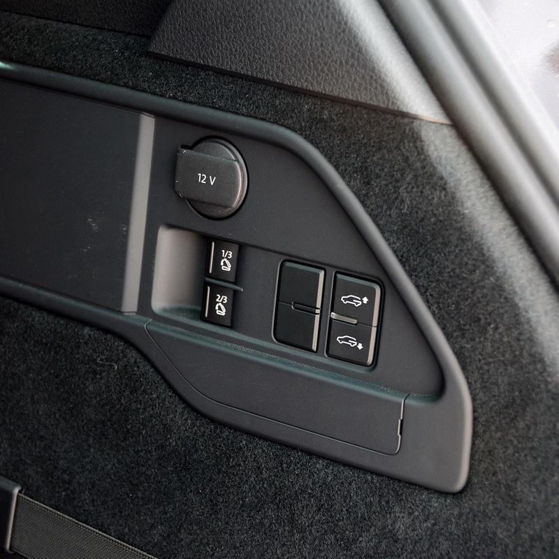 Trunk Trim Blanking Cap Boot Cover Plate 7P6867748 For VW Touareg 2011-2018 Trunk Liner Accessories