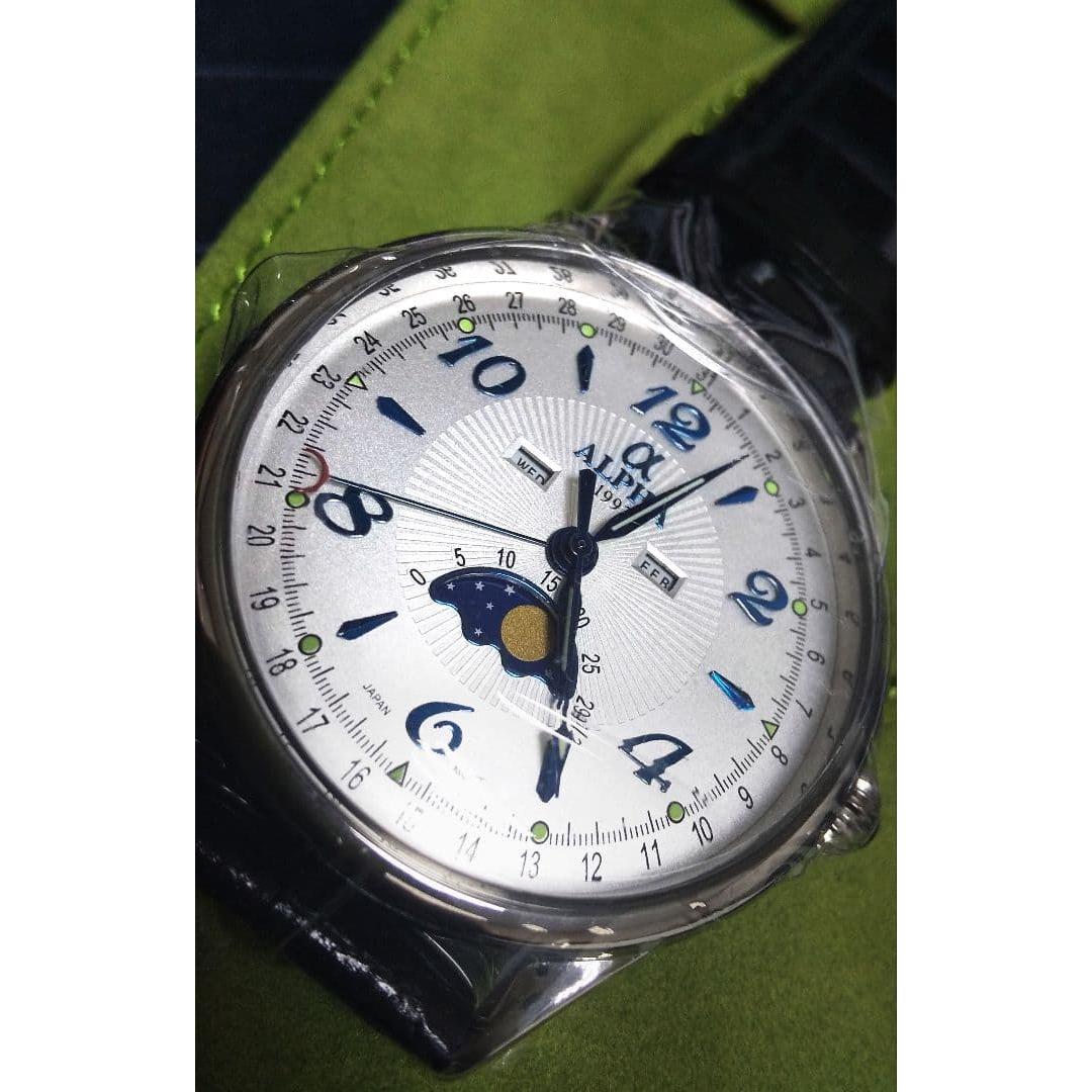 Used Alpha brand moon face unisex warranty included