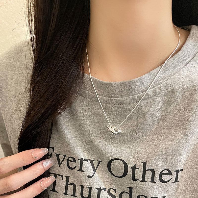 Niedliche unregelmäßige Schweinenase-Halskette mit Schlangenknochenkette, Schweinenase-Halskette für Damen, kaltes Nischengefühl