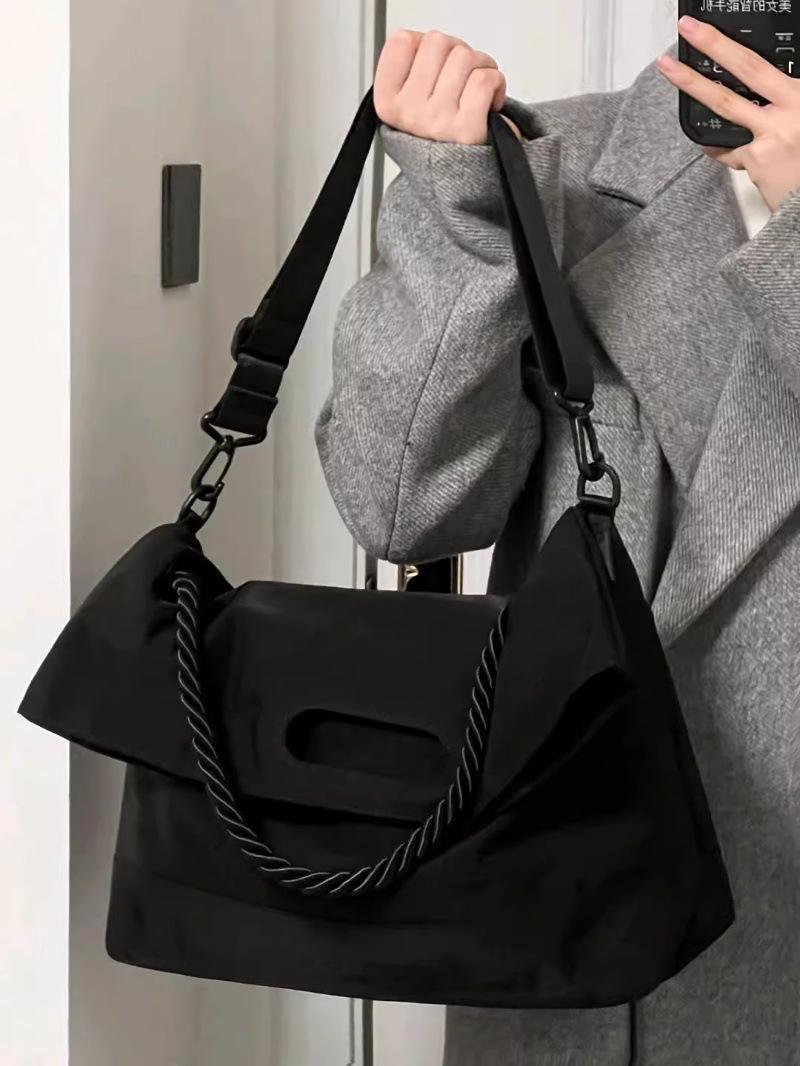 

Bag Women s 2025 New Trendy Fashion Broadband Messenger Bag High Sense Versatile Mailman Bag Class Commuter Tote Bag